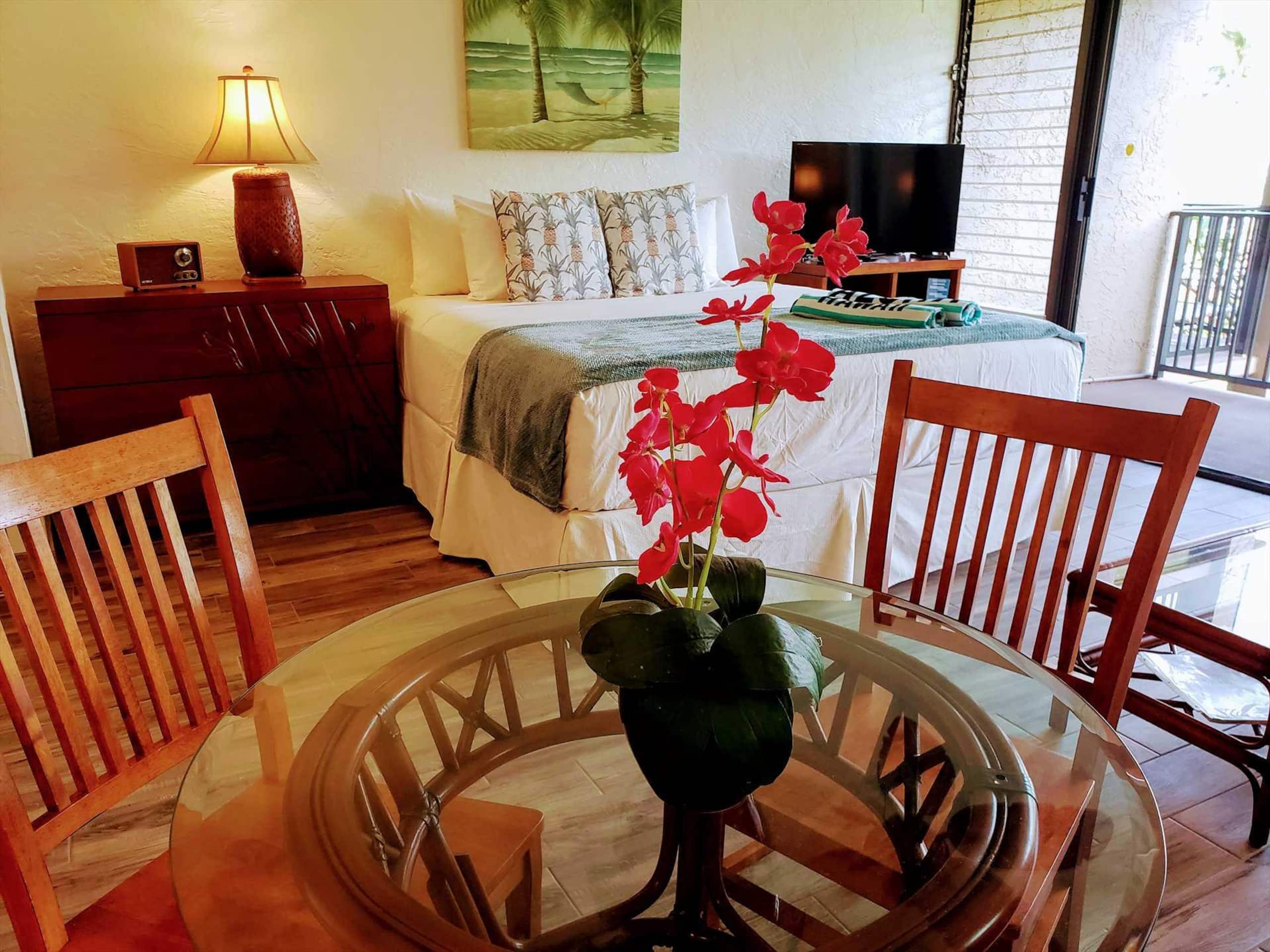 Papakea E204, Ocean view, King bed Suite - Image 16