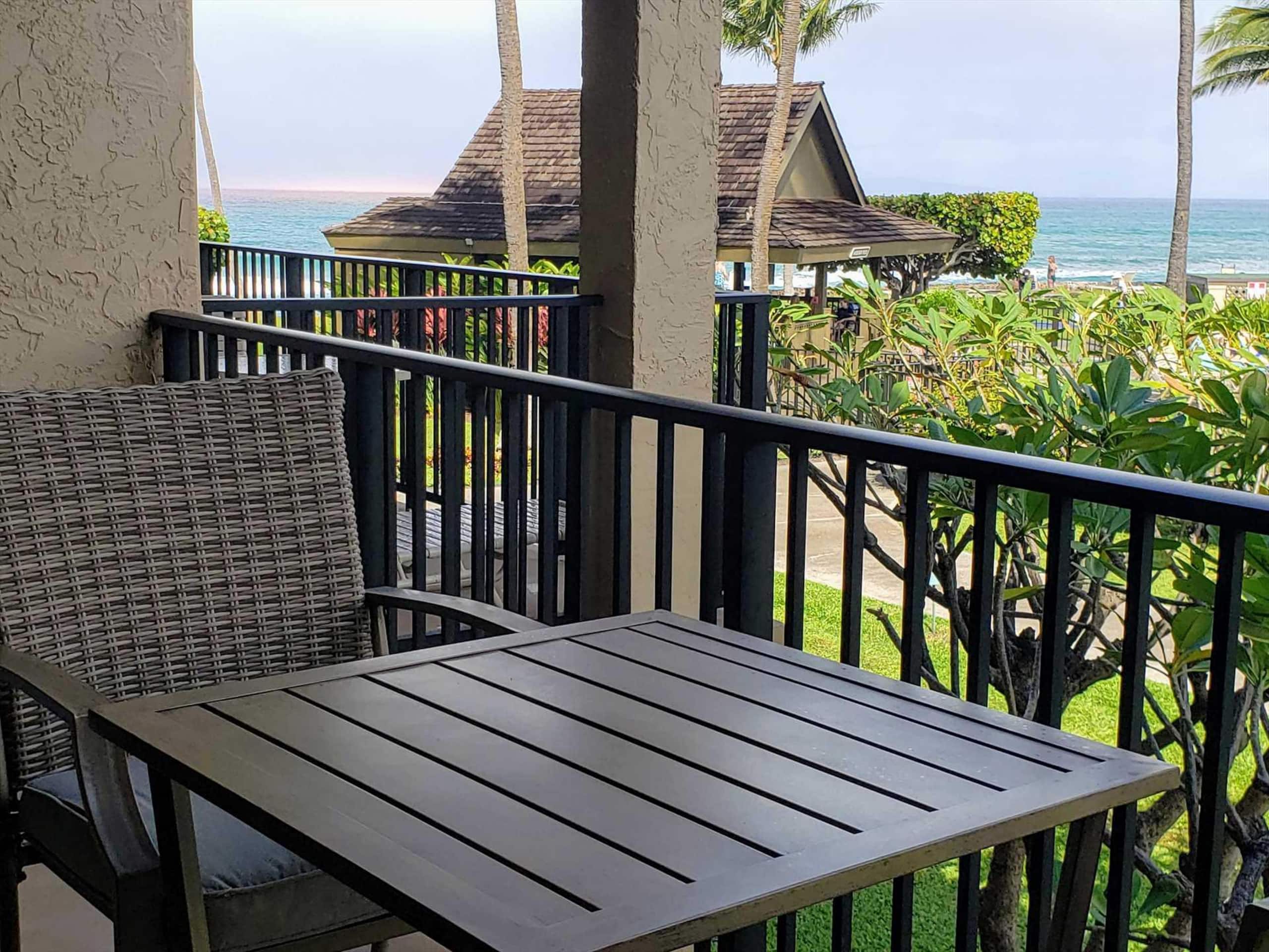 Papakea E204, Ocean view, King bed Suite - Image 8