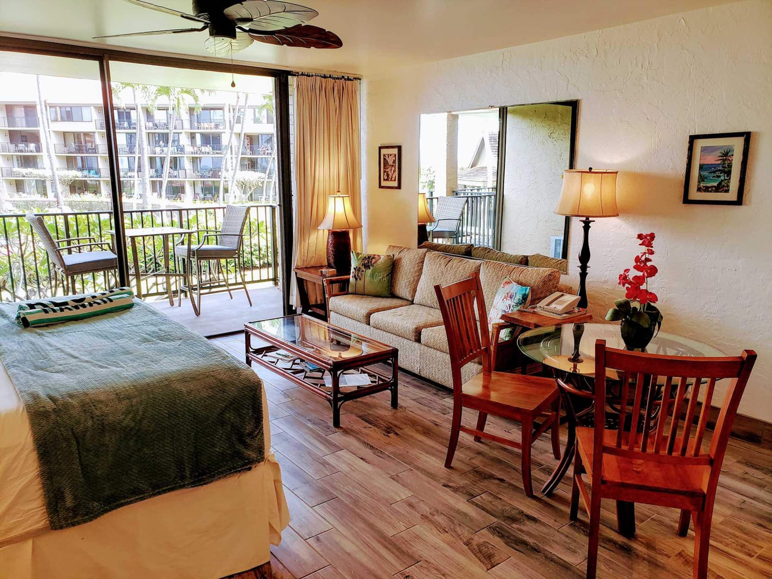 Papakea E204, Ocean view, King bed Suite - Image 10