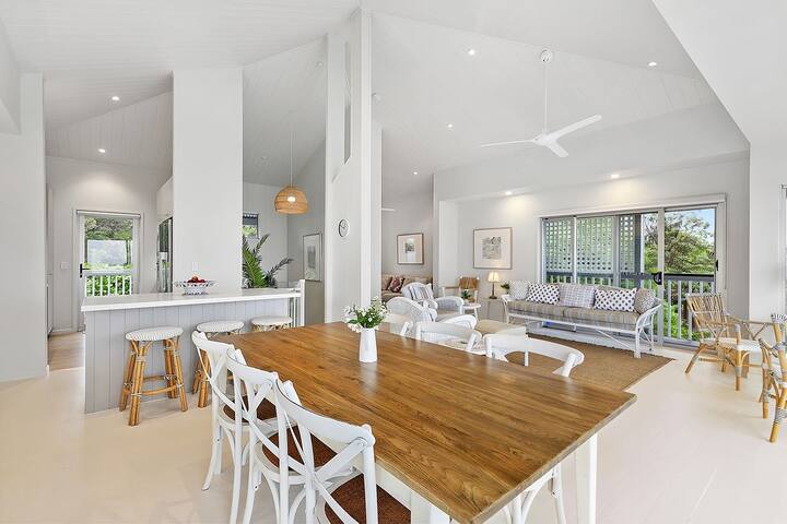 Prestigious Home with Breathtaking Views, Pool gallery image 3