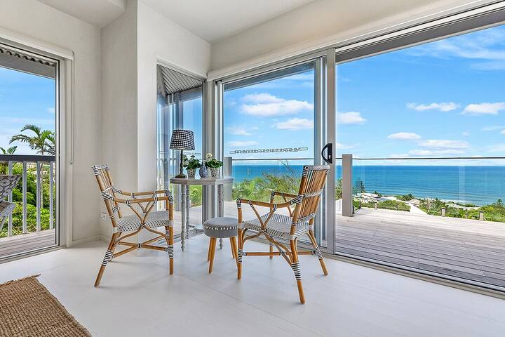 Prestigious Home with Breathtaking Views, Pool gallery image 4