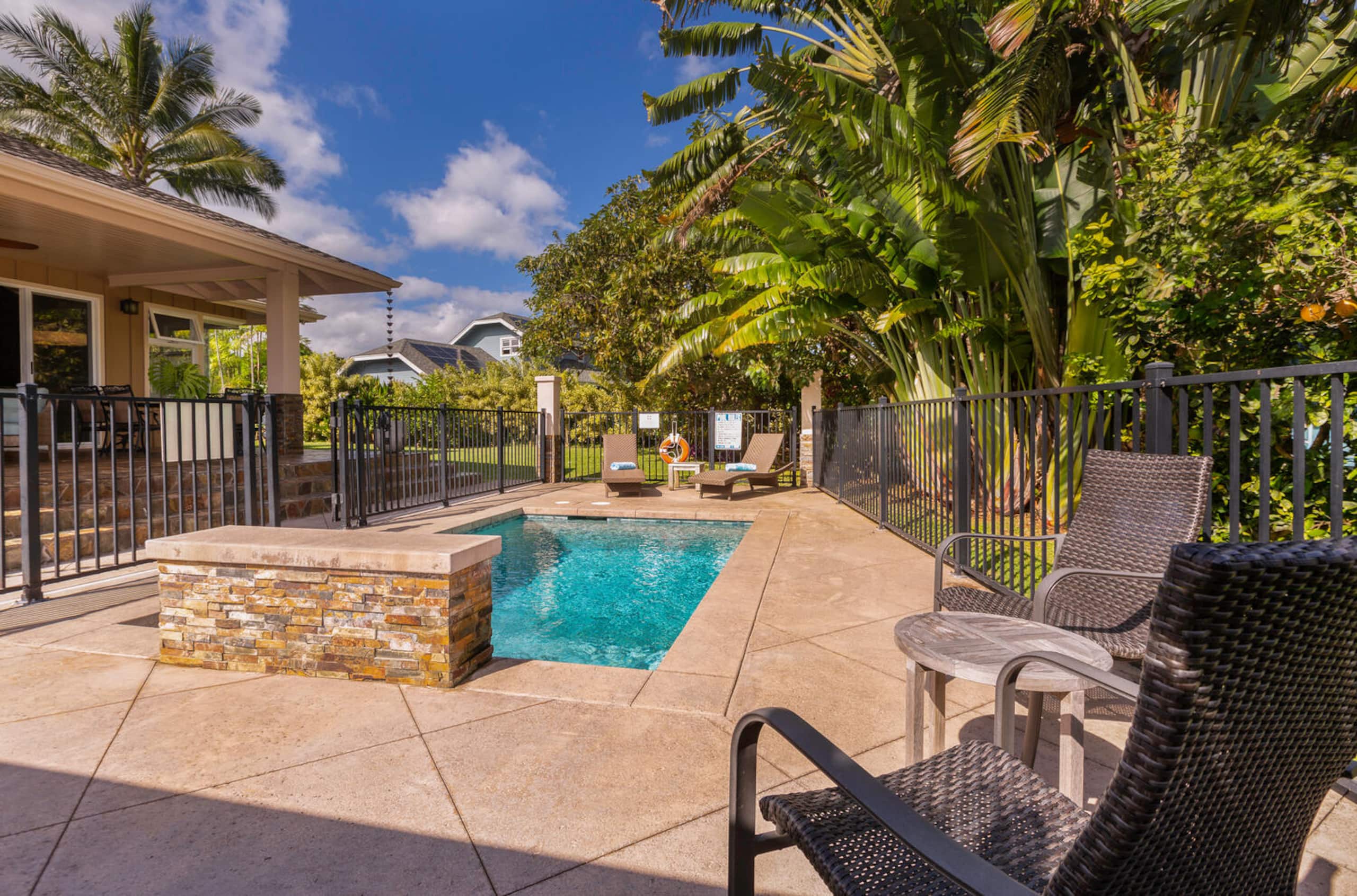 Pohaku Villa Tropical Home AC, Pool, Lanai, View - Photo 42