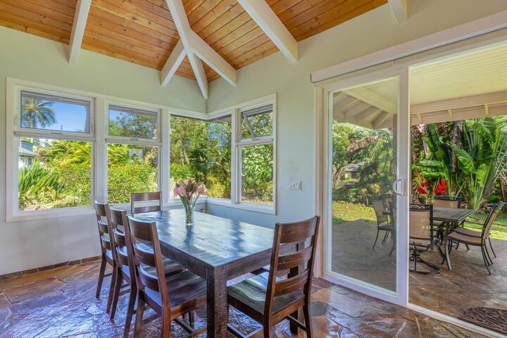 Pohaku Villa: Tropical Home: AC, Pool, Lanai, View gallery image 3