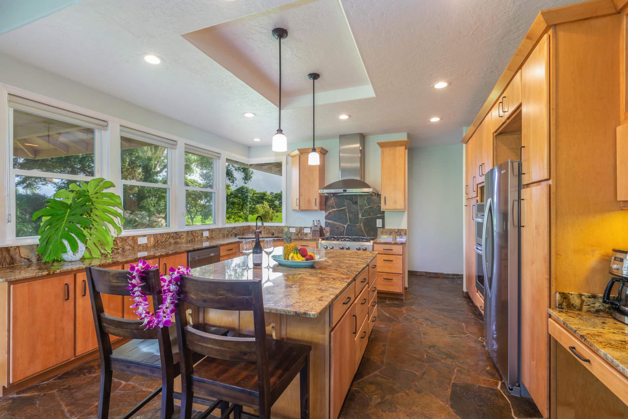Pohaku Villa Tropical Home AC, Pool, Lanai, View - Photo 10