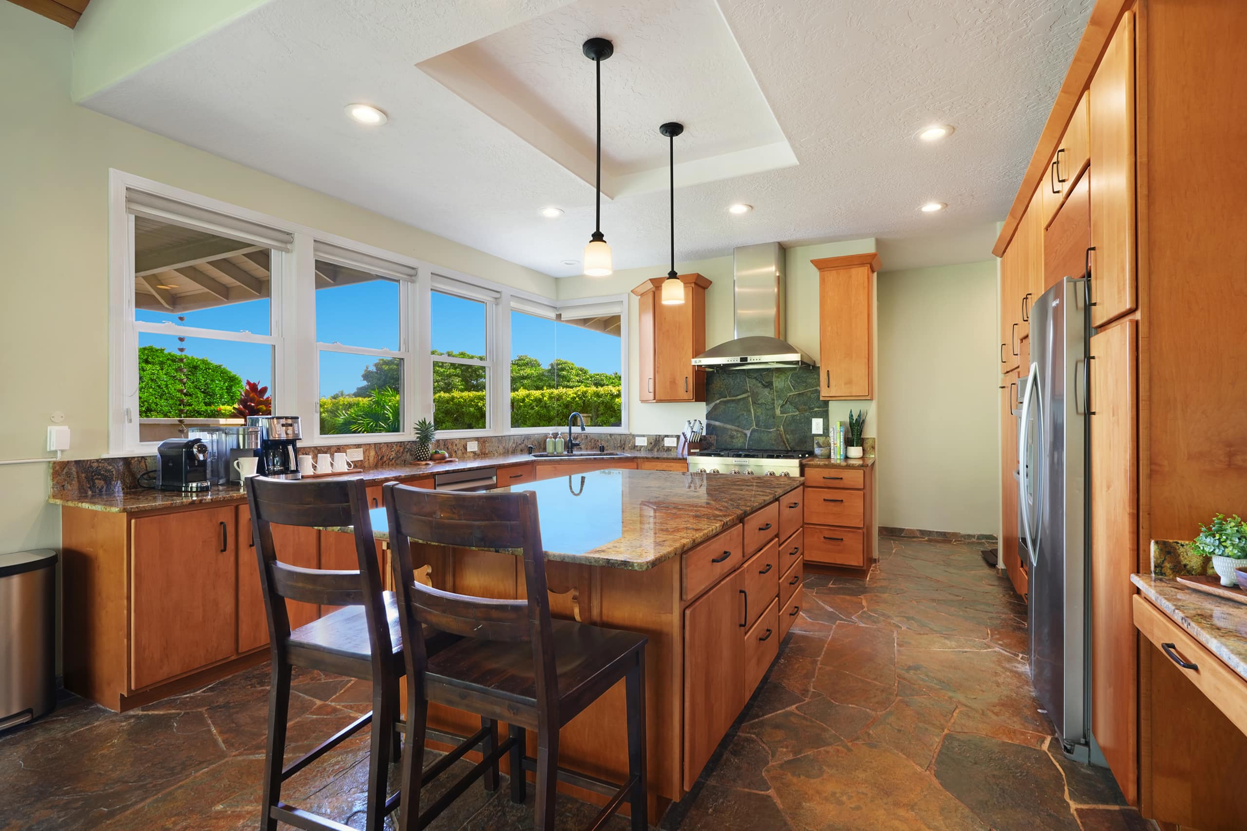 Pohaku Villa Tropical Home AC, Pool, Lanai, View - Photo 64