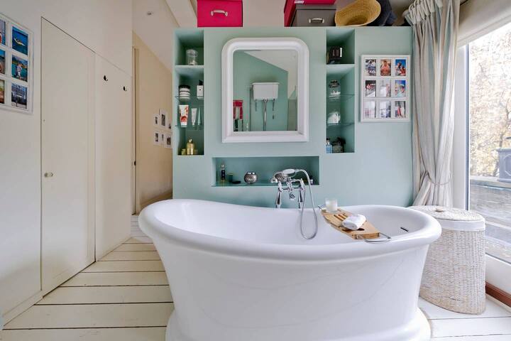 Delightful 3-Bed family home, Bayswater gallery image 4