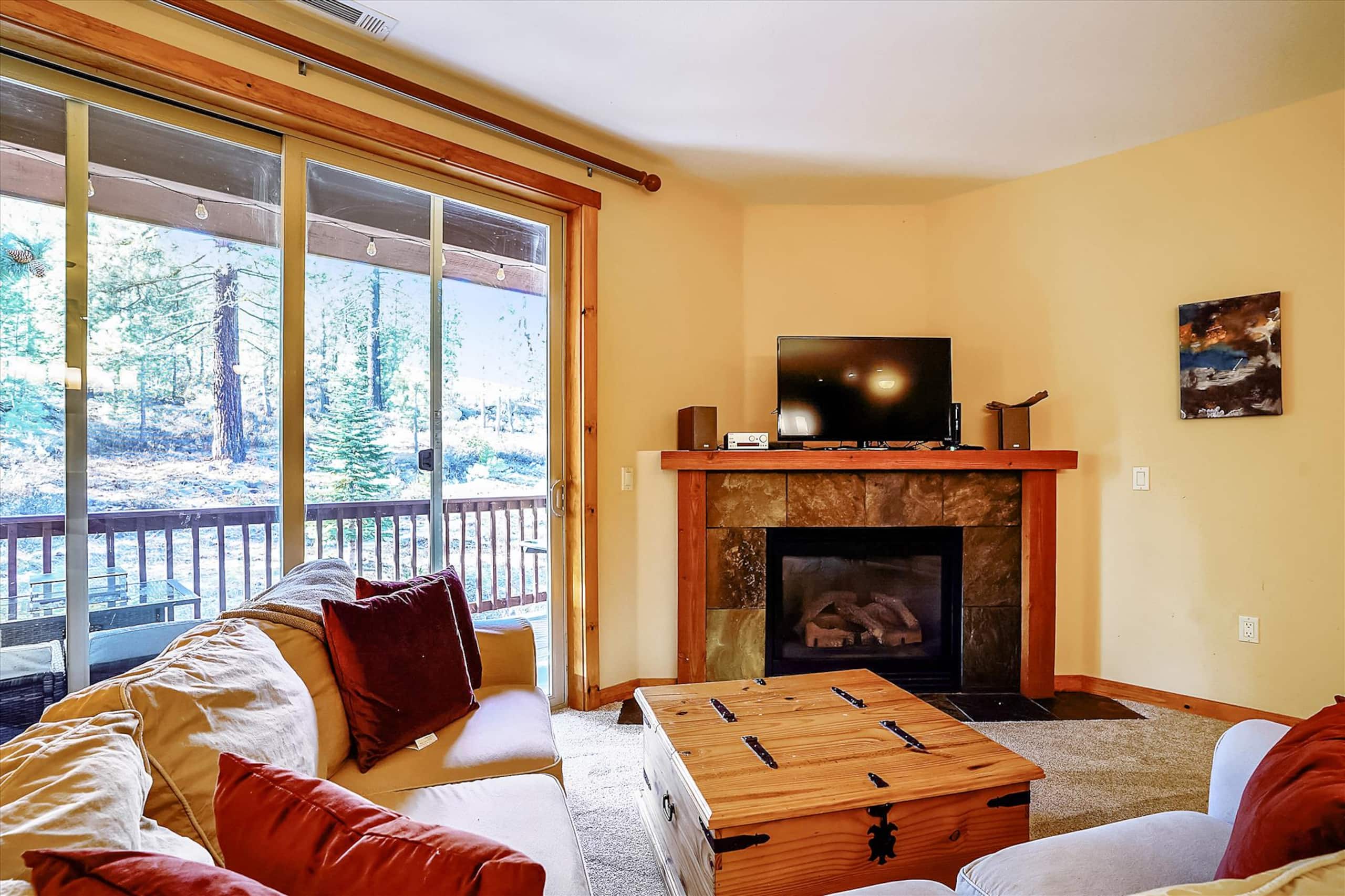Ski-In/Ski-Out Condo with Pool & Hot Tub - Main photo