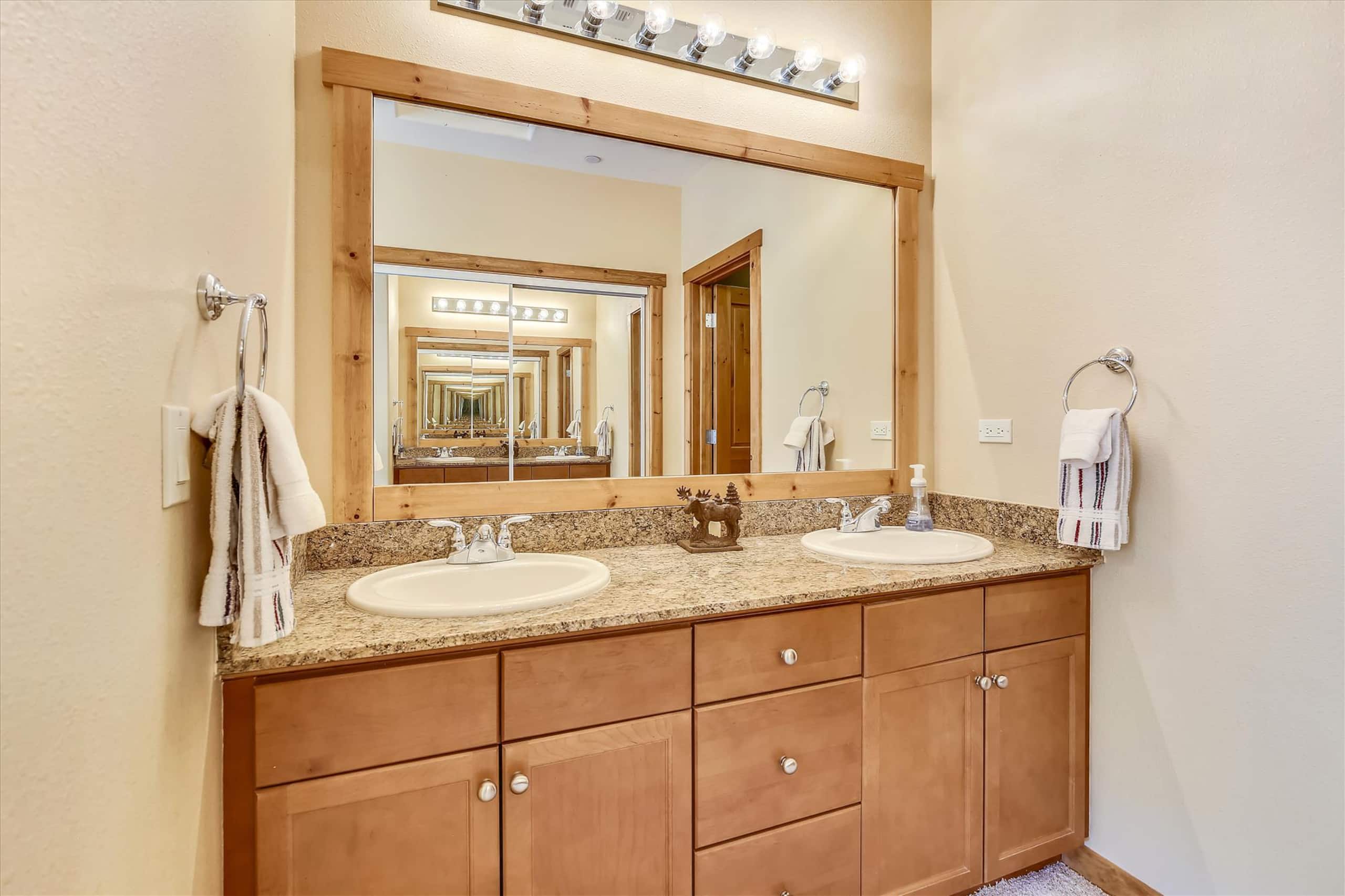 Ski-In/Ski-Out Condo with Pool & Hot Tub - Photo 17