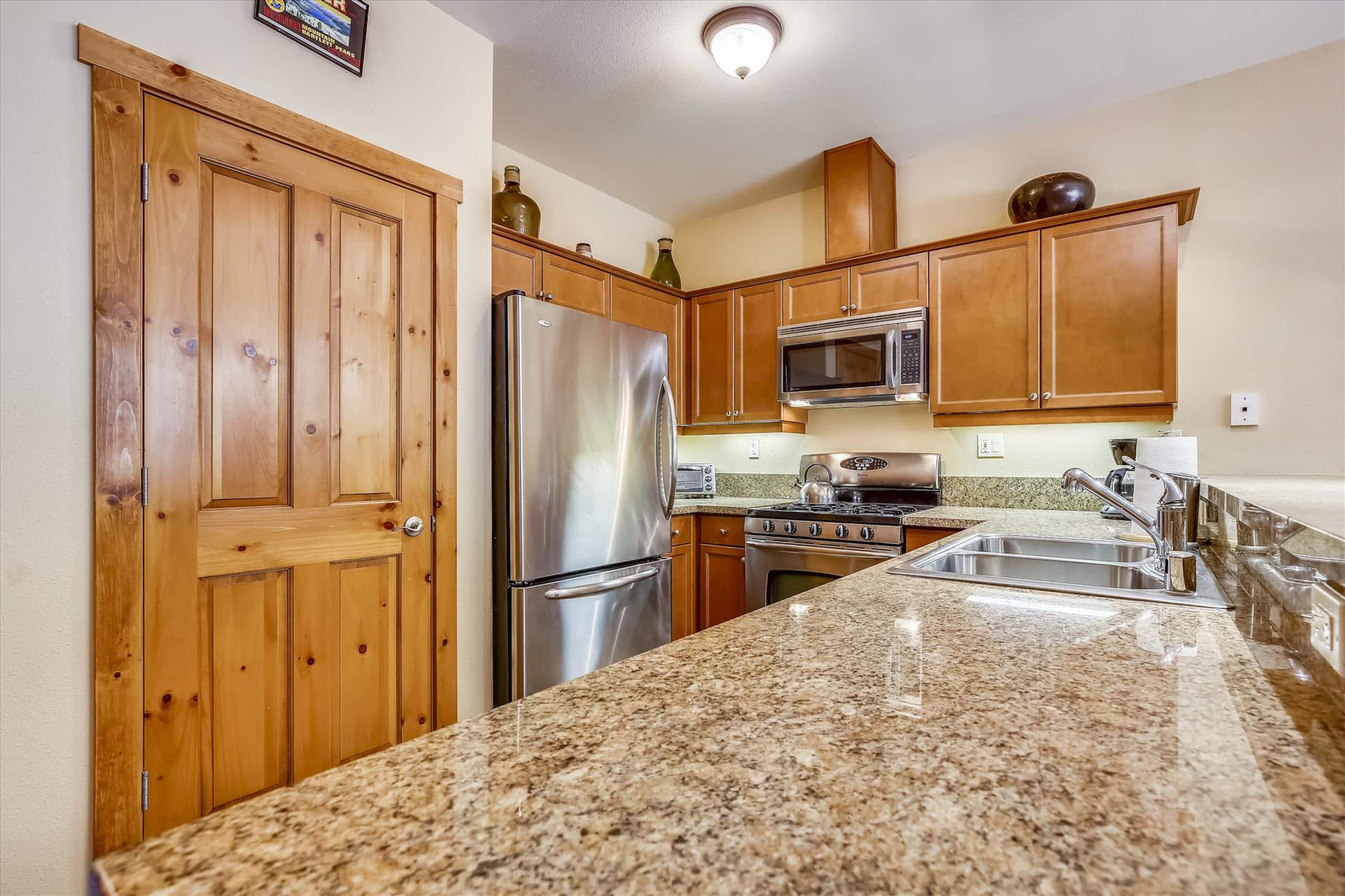 Ski-In/Ski-Out Condo with Pool & Hot Tub - Photo 10