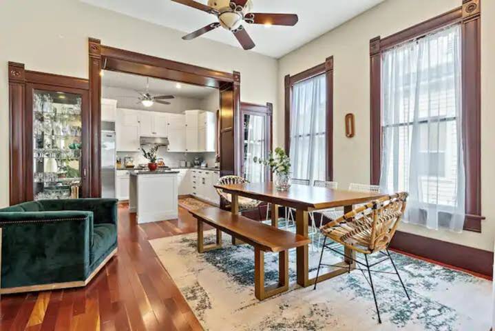 Longterm Downtown Austin Retreat w/ Pool & Yard gallery image 5