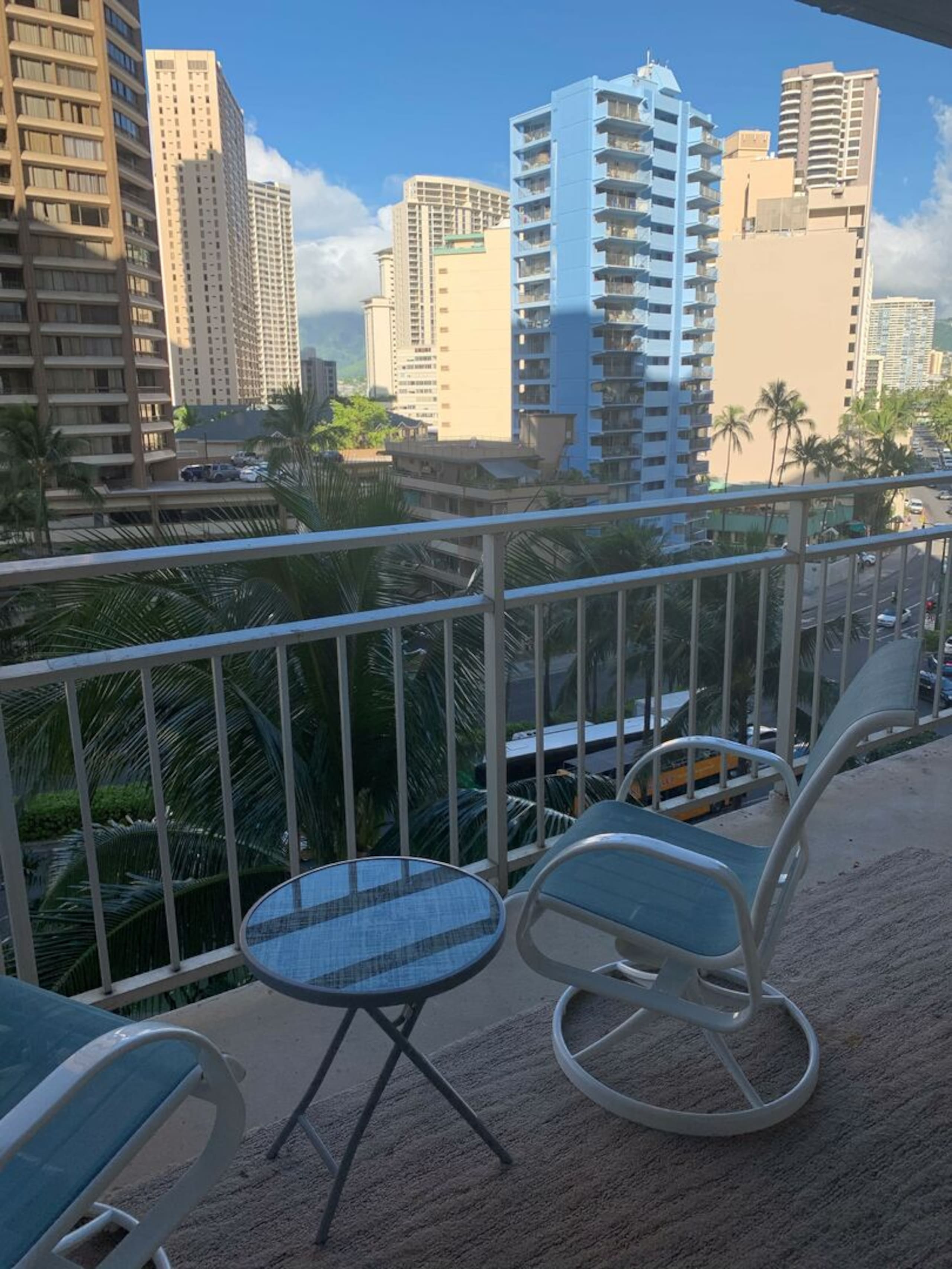 Condo in Honolulu · ★4.77 · Studio · 2 beds · 1 private bath - Image 6