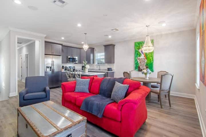 Art-filled 5br Retreat | Minutes To French Quarter - New Orleans, LA