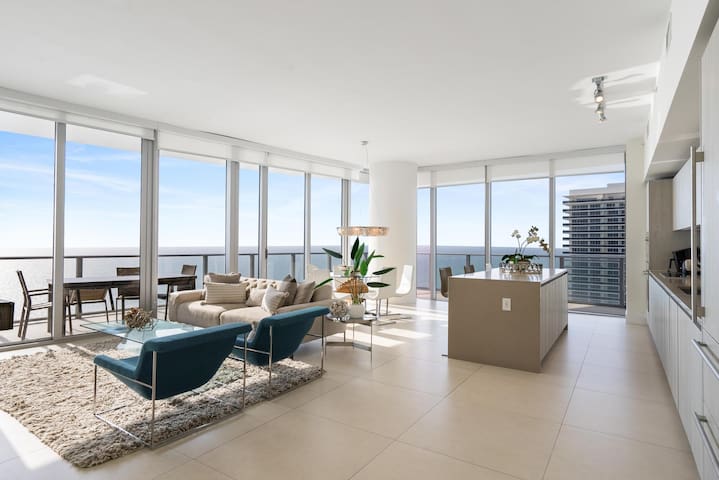 Luxury 3 BDR Ocean Front Penthouse at 4111 S.Ocean