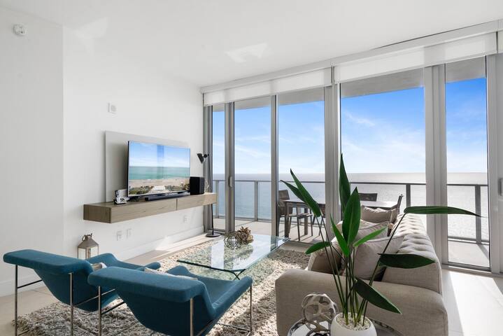 Luxury 3 BDR Ocean Front Penthouse at 4111 S.Ocean gallery image 5