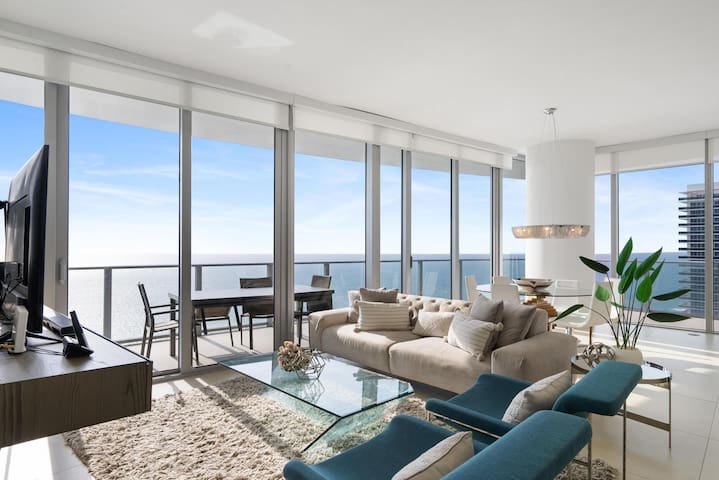 Luxury 3 BDR Ocean Front Penthouse at 4111 S.Ocean gallery image 3