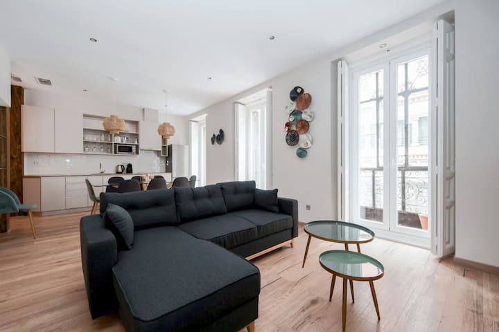 Stunning New 3BD 3BTH – Justicia (City Center)