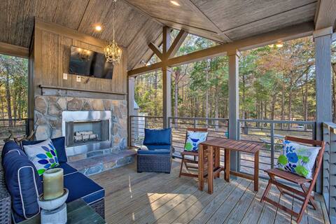 'Little Lucky Star' w/ Pond, Boat & Pasture View!