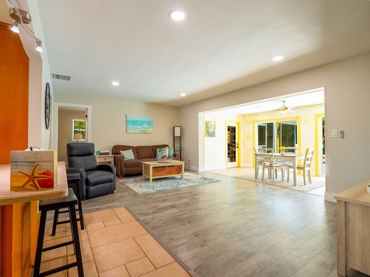 Bright and inviting living area, perfect for gathering with family and friends.