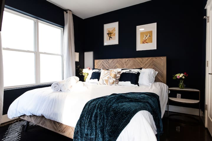 Luxury Hillsboro Village Rooftop Retreat, Peloton