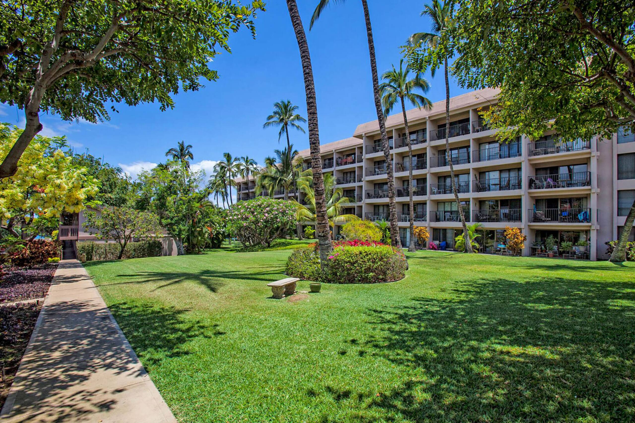 Condo in Kihei · ★4.76 · 1 bedroom · 2 beds · 1 private bath - Image 40