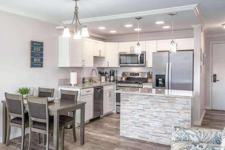 Kihei Akahi C-411 - Modern Renovation, Split Ac - Maui