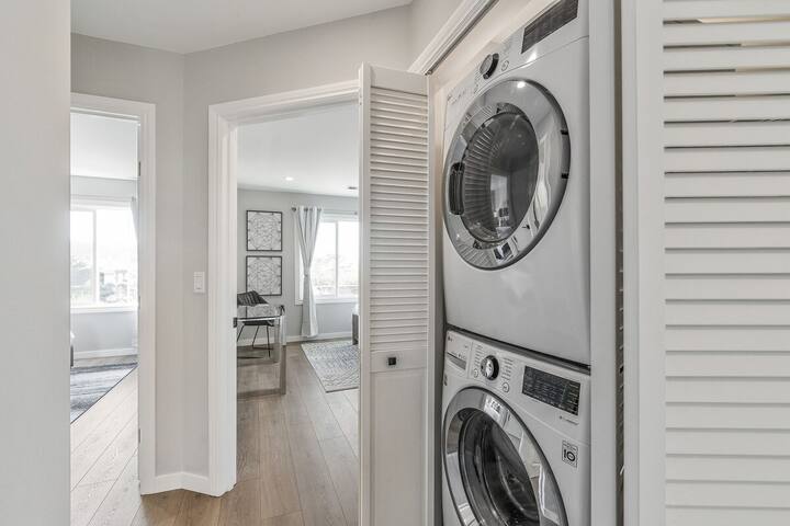 Luxury4br/3ba Kitchen/Parking/Laundry/Near SFO gallery image 4