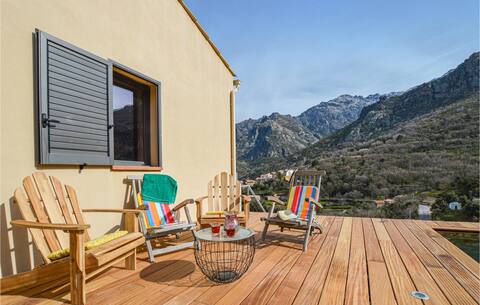 4 bedroom gorgeous home in Feliceto