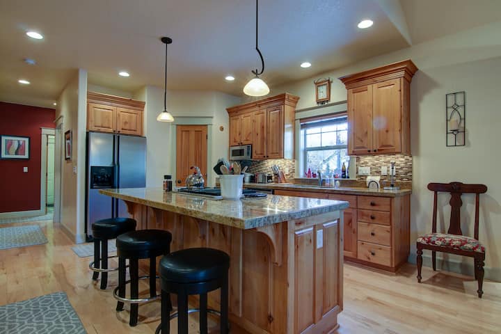 Wild Meadow - Nw Bend, Spacious, Amazing Location, Bonus Room, Forest Trails - Bend, OR