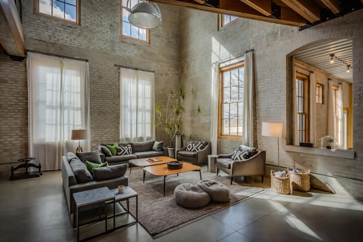 Colossal Loft In Three Oaks. 2 Night Summer - New Buffalo, MI