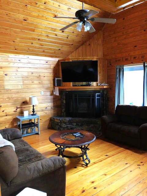 Cabin 7 "Home Sweet Home"