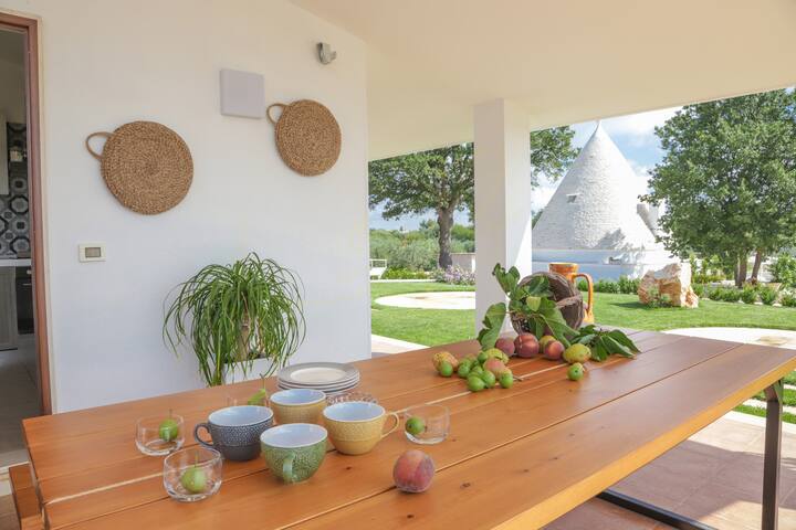 TD Trulli Saveni Trulli with Pool Near the Centre gallery image 3