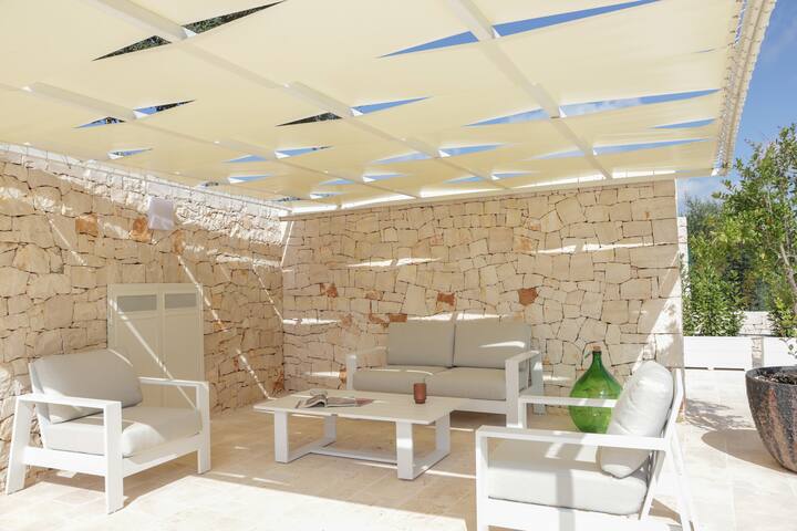 TD Trulli Saveni Trulli with Pool Near the Centre gallery image 2