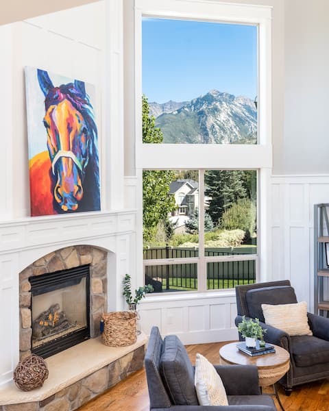 Hot Tub/ Pool Table/Mtn View/7500sqft