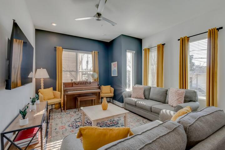 Hillsboro Escape | Rooftop Views | Sleeps 12 gallery image 5