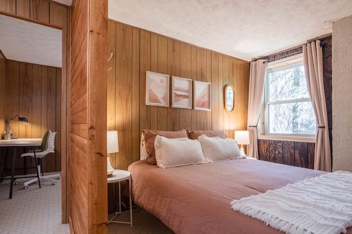 Chalet Oslo loft bedroom