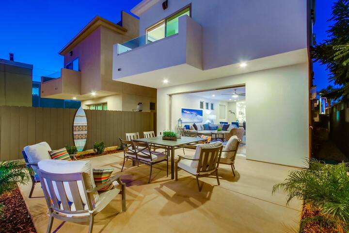 Beach 2 Blocks * Ocean Views * A/C gallery image 5