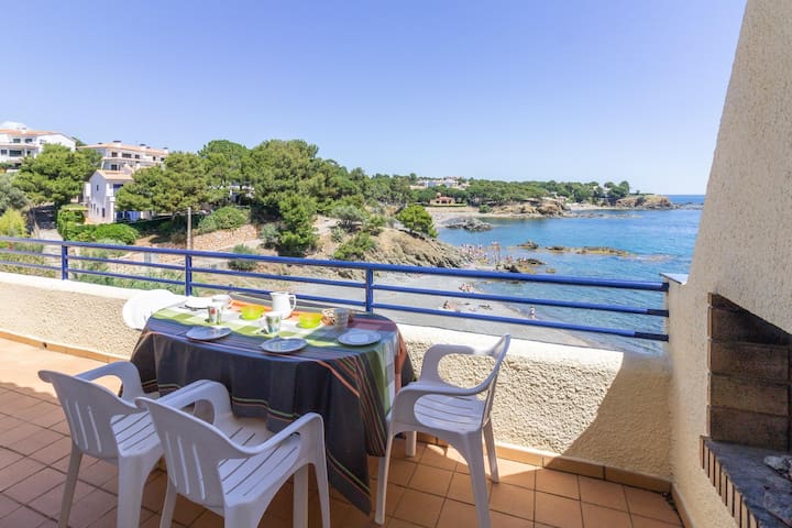 bellamar c – spacious house situated on the seafro