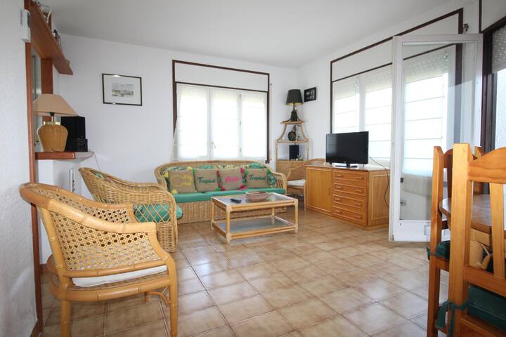 cap ras v 1-1 spacious apartment with sea views ju gallery image 5