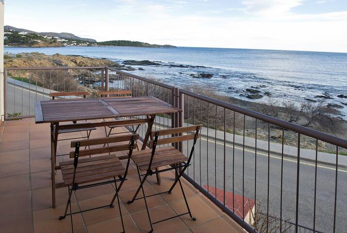 flor de mar 7 – nice and bright apartment located gallery image 2