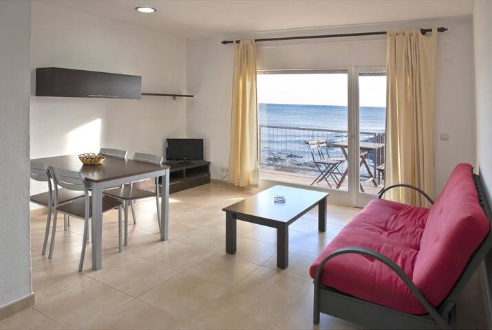 flor de mar 7 – nice and bright apartment located gallery image 3