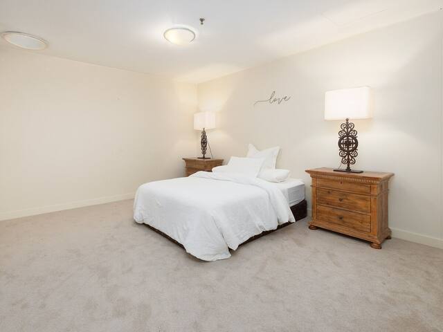 River Views From Classic Woolstore Apartment. gallery image 5