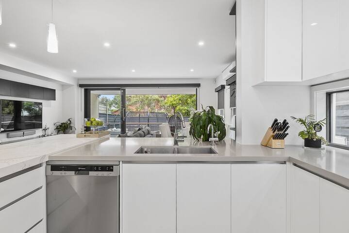 Edinburgh Place gallery image 2