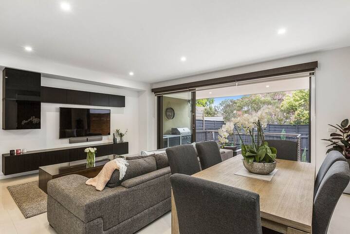 Edinburgh Place gallery image 5