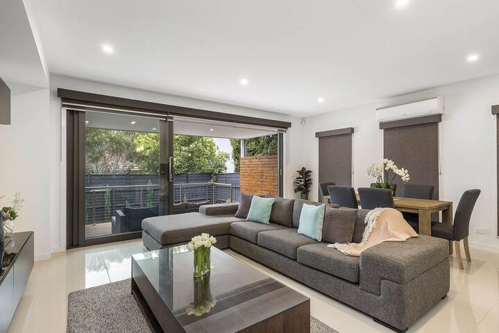 Edinburgh Place gallery image 4