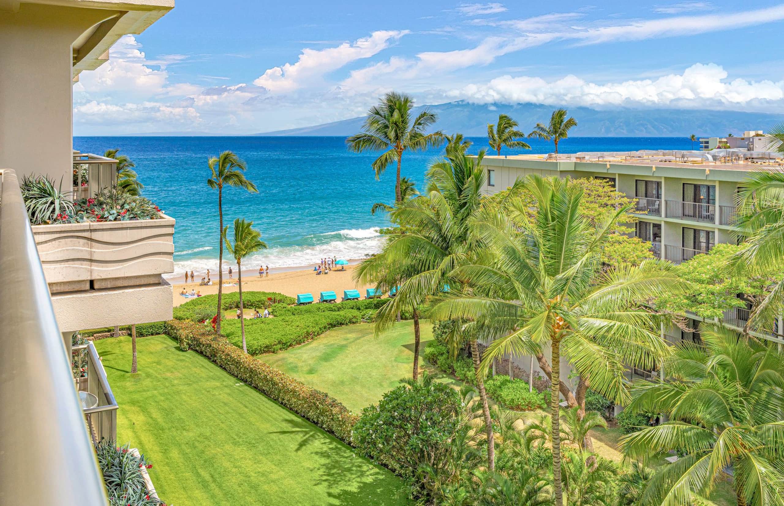 Condo in Lahaina · ★4.93 · 1 bedroom · 2 beds · 1 bath - Image 1