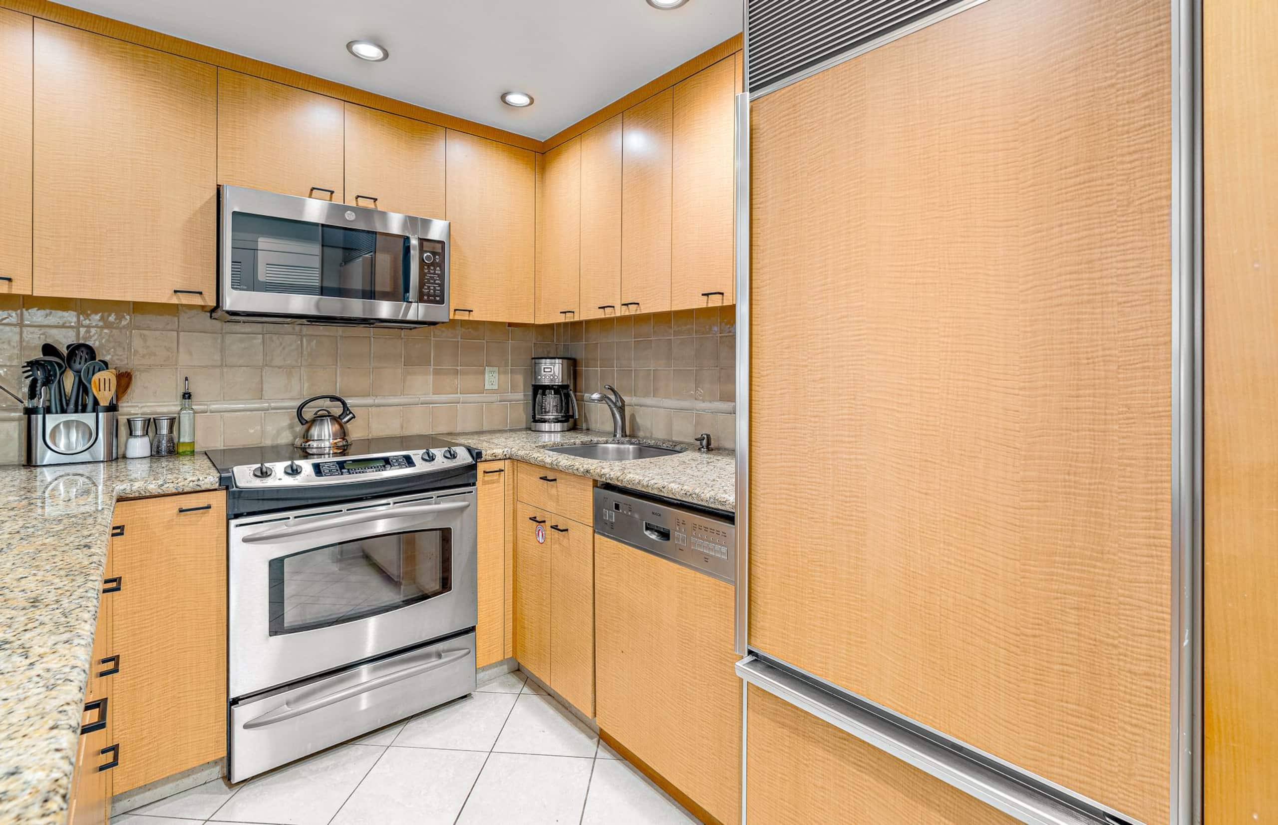 Condo in Lahaina · ★4.93 · 1 bedroom · 2 beds · 1 bath - Image 16