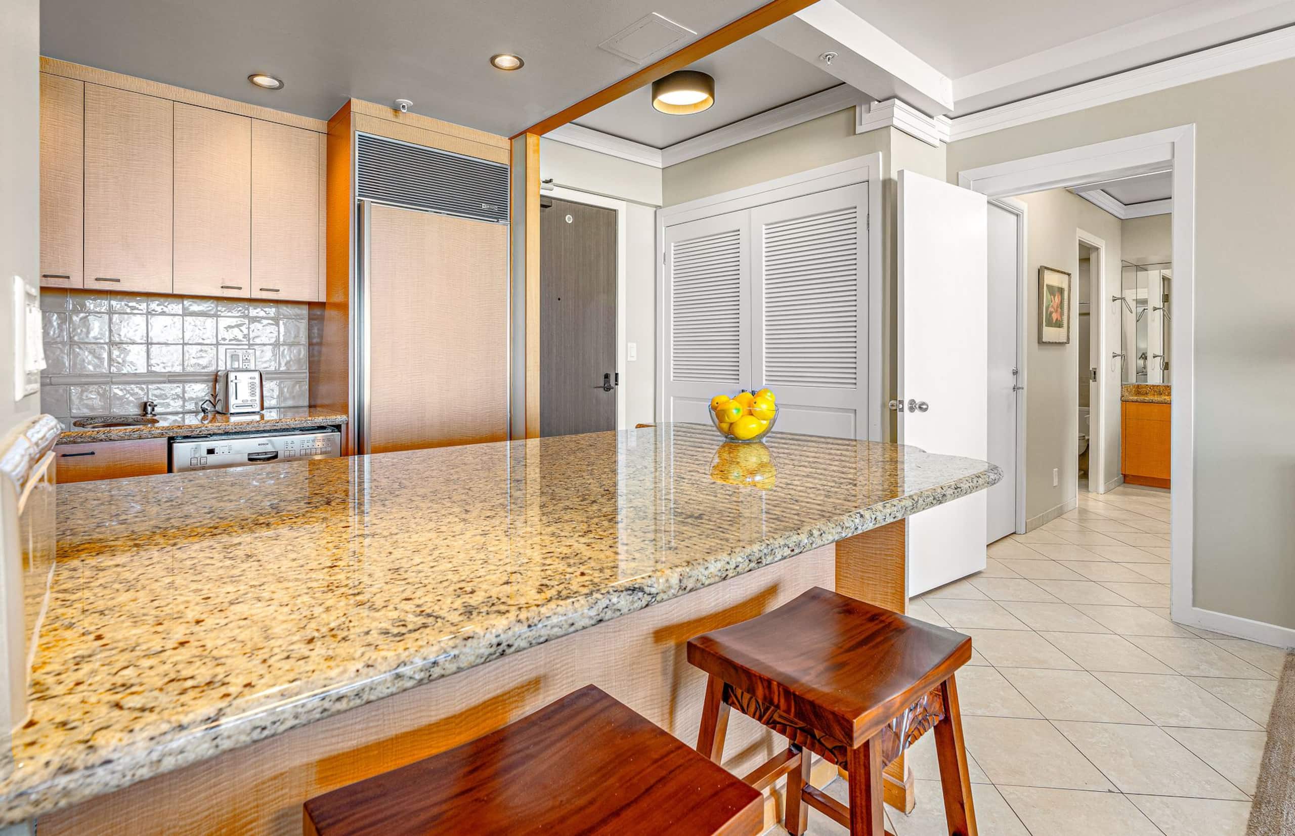 Condo in Lahaina · ★4.93 · 1 bedroom · 2 beds · 1 bath - Image 14