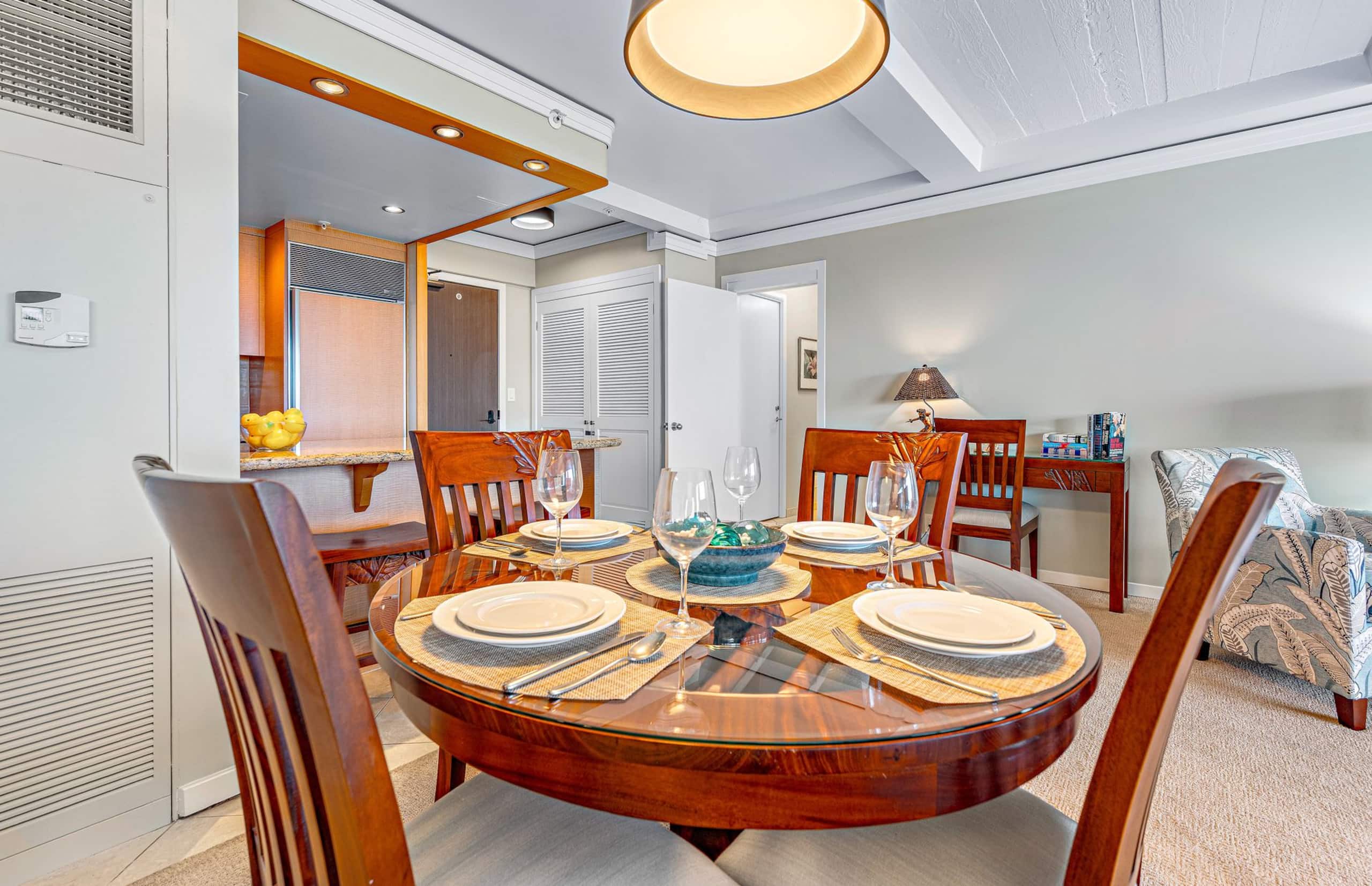 Condo in Lahaina · ★4.93 · 1 bedroom · 2 beds · 1 bath - Image 13