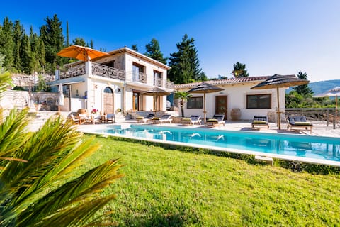 Secluded The View Villa ideal for 10 adults 7 kids