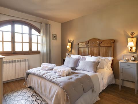 Top Airbnb: Las Sabinas. El Rincon de Usana en Huesca
